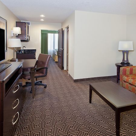Holiday Inn Express Rome-East By Ihg Екстериор снимка