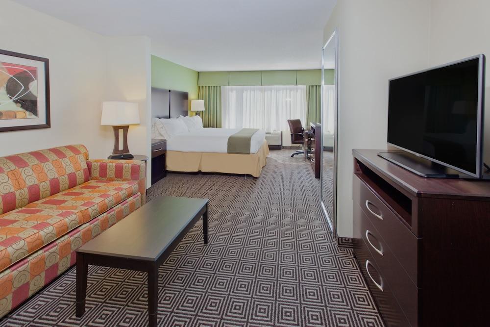 Holiday Inn Express Rome-East By Ihg Екстериор снимка