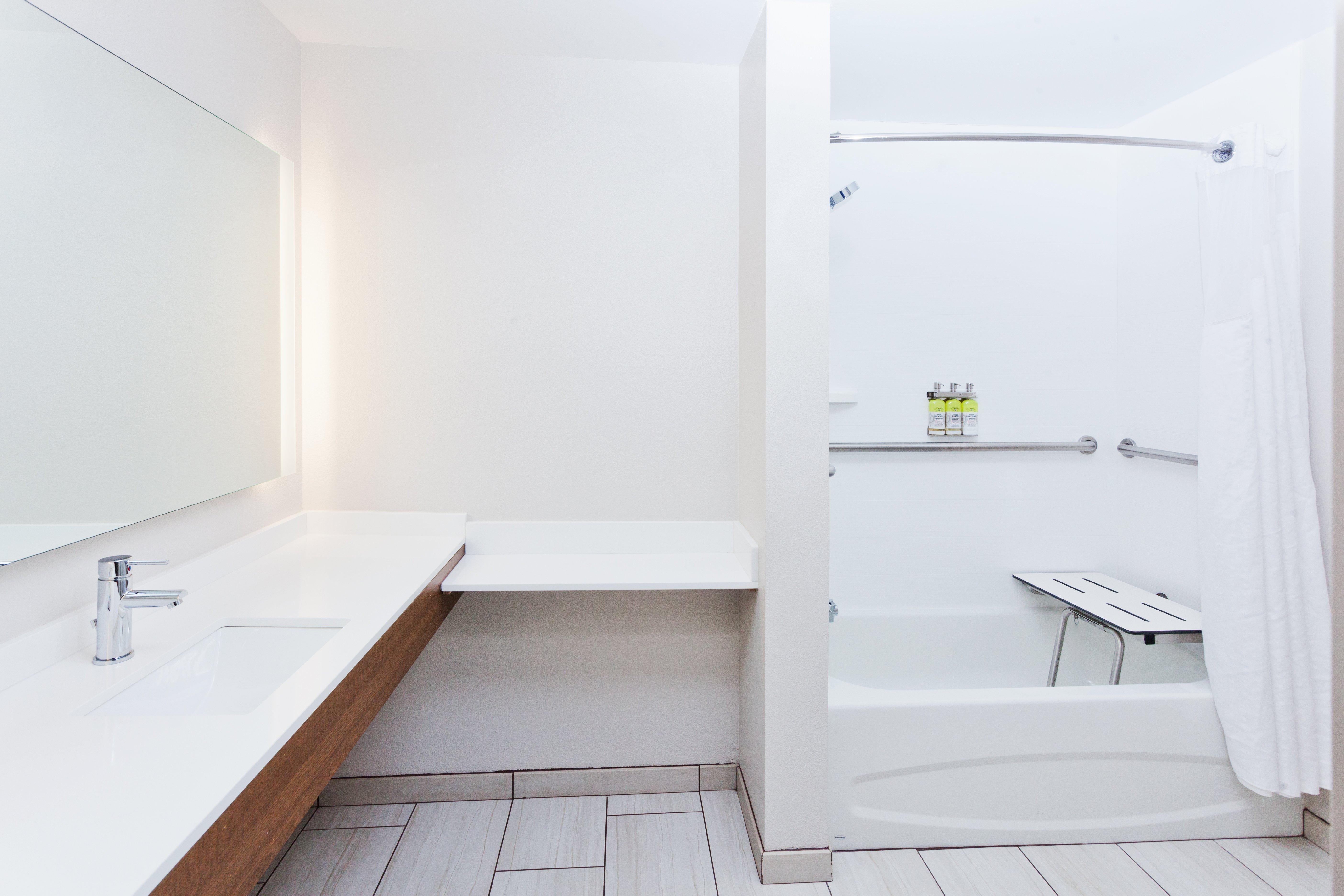 Holiday Inn Express Rome-East By Ihg Екстериор снимка