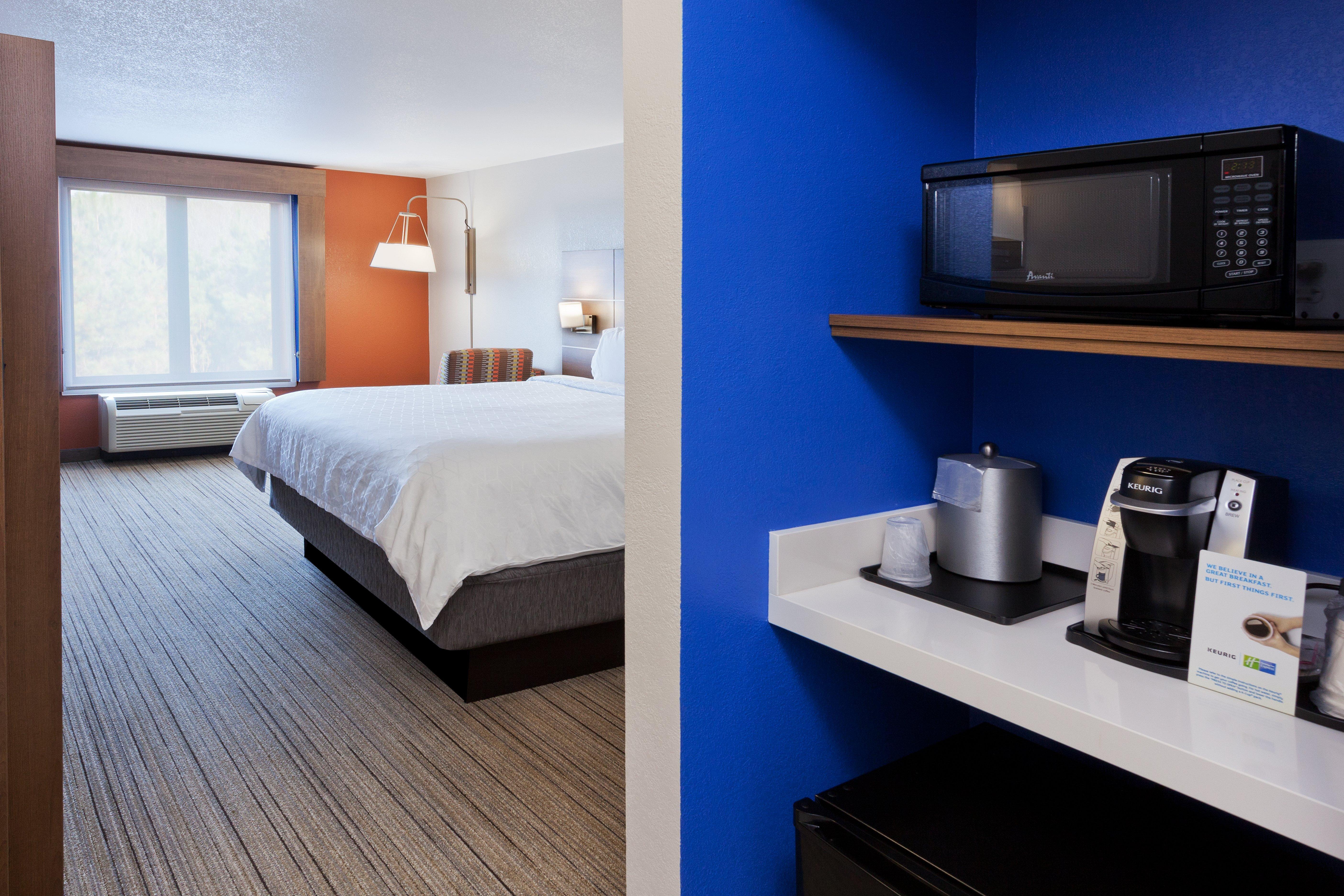 Holiday Inn Express Rome-East By Ihg Екстериор снимка