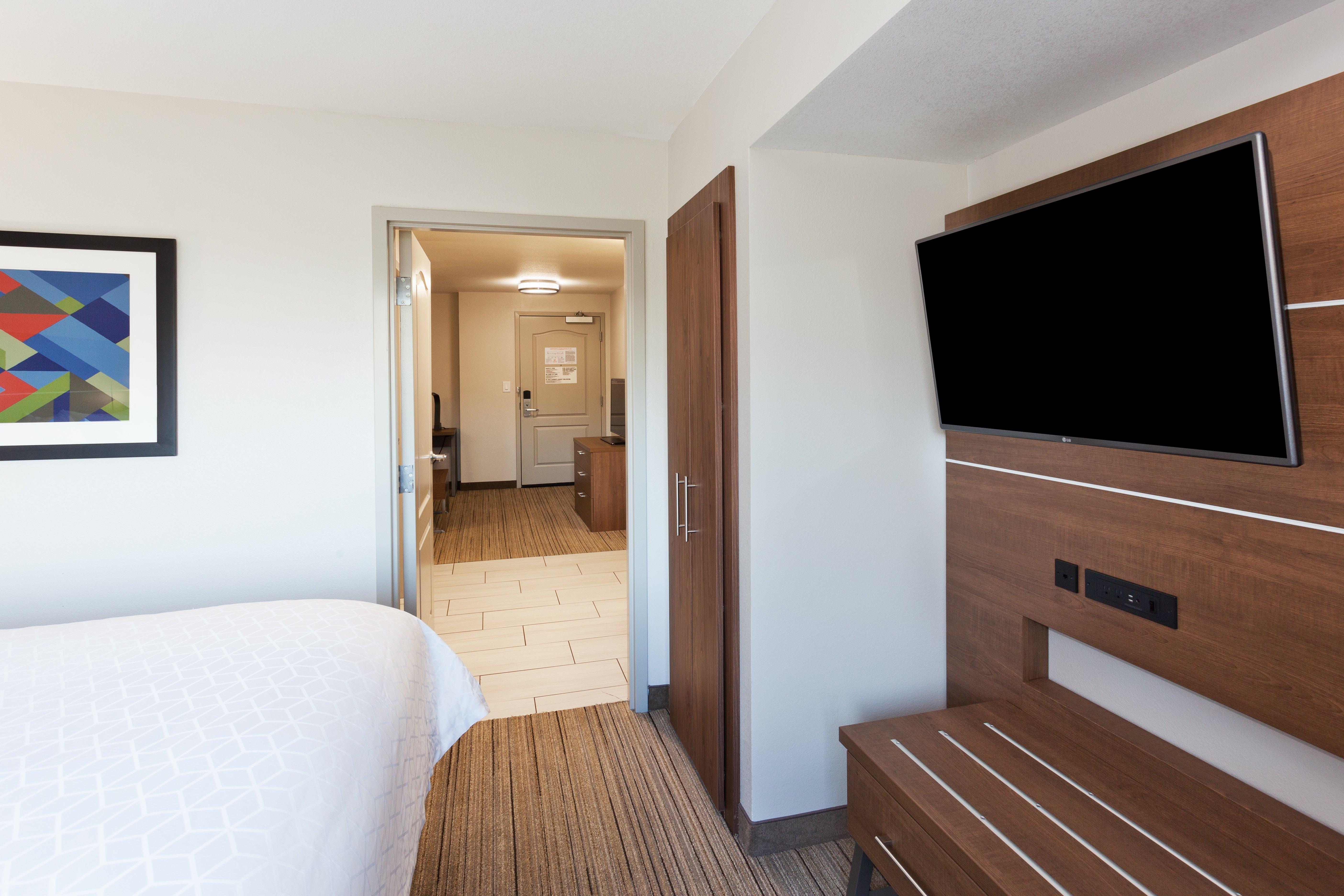 Holiday Inn Express Rome-East By Ihg Екстериор снимка