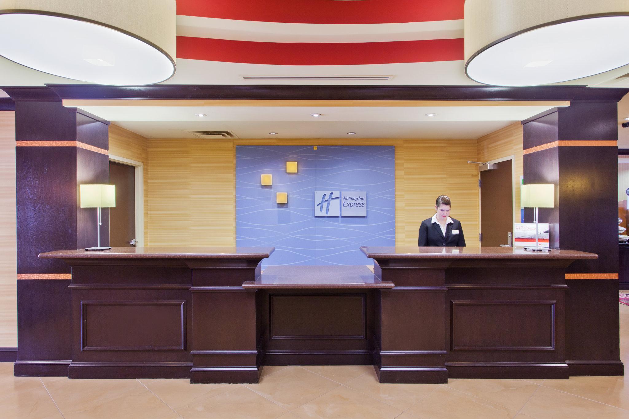 Holiday Inn Express Rome-East By Ihg Екстериор снимка