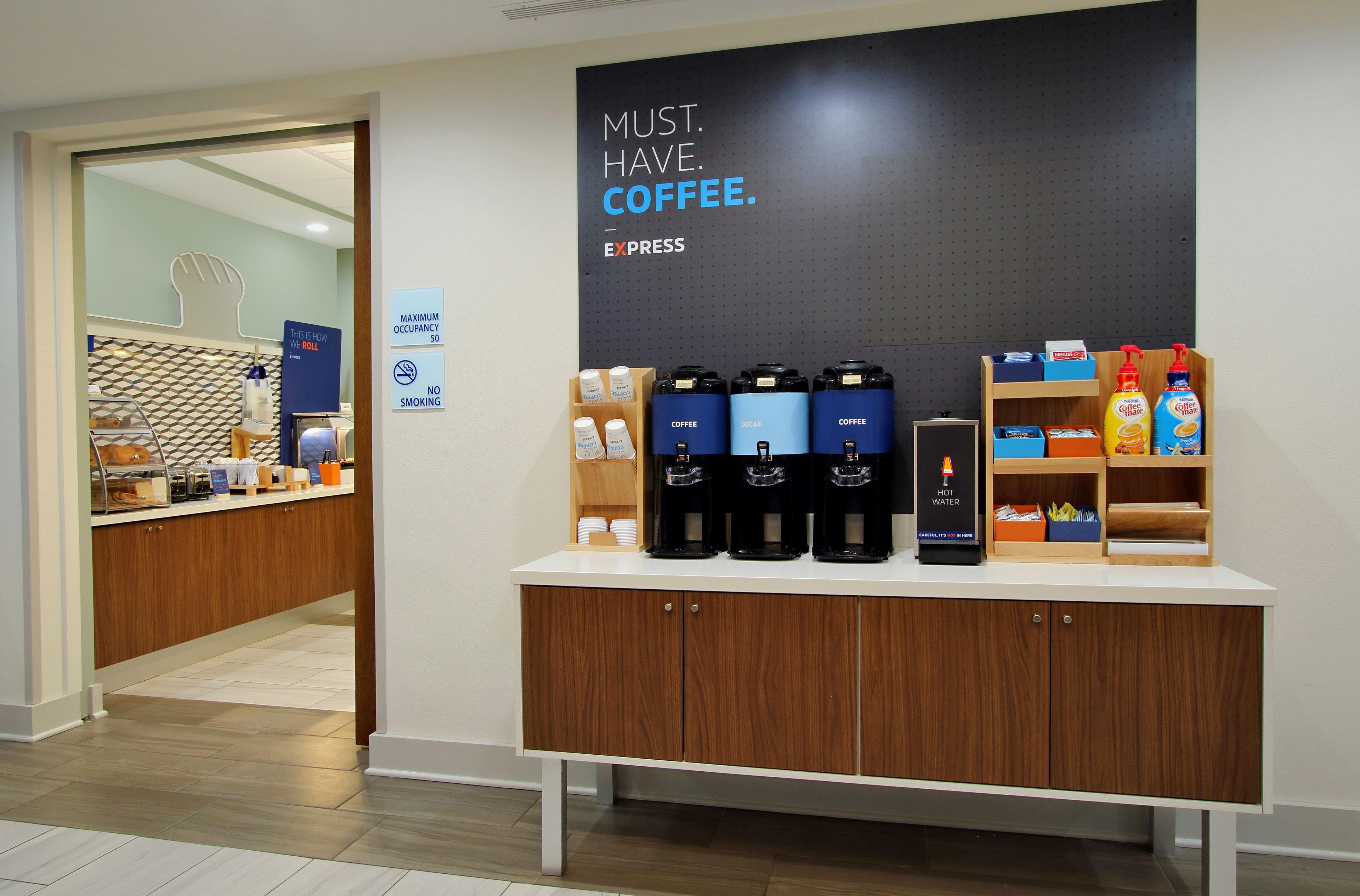 Holiday Inn Express Rome-East By Ihg Екстериор снимка
