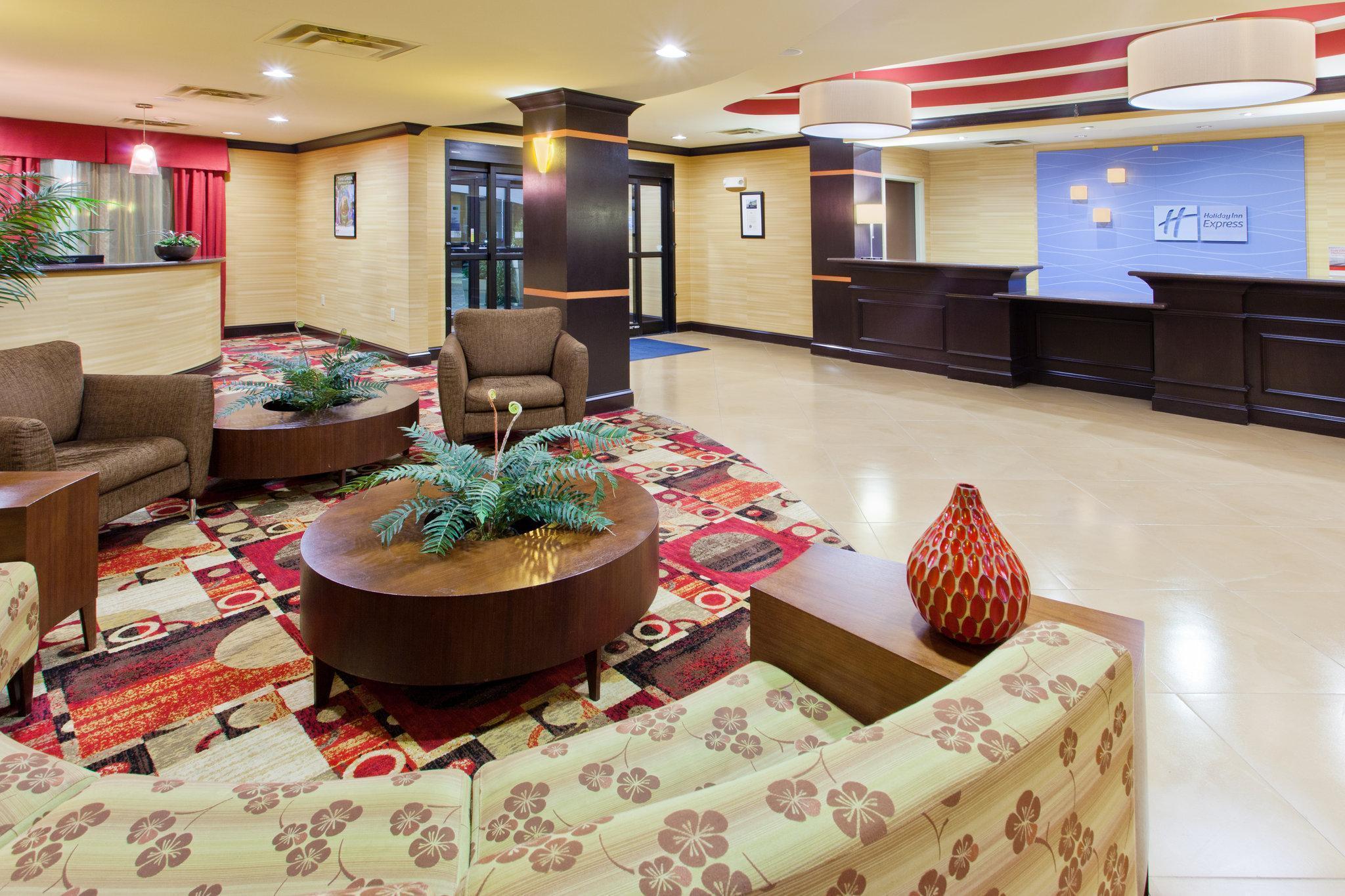 Holiday Inn Express Rome-East By Ihg Екстериор снимка