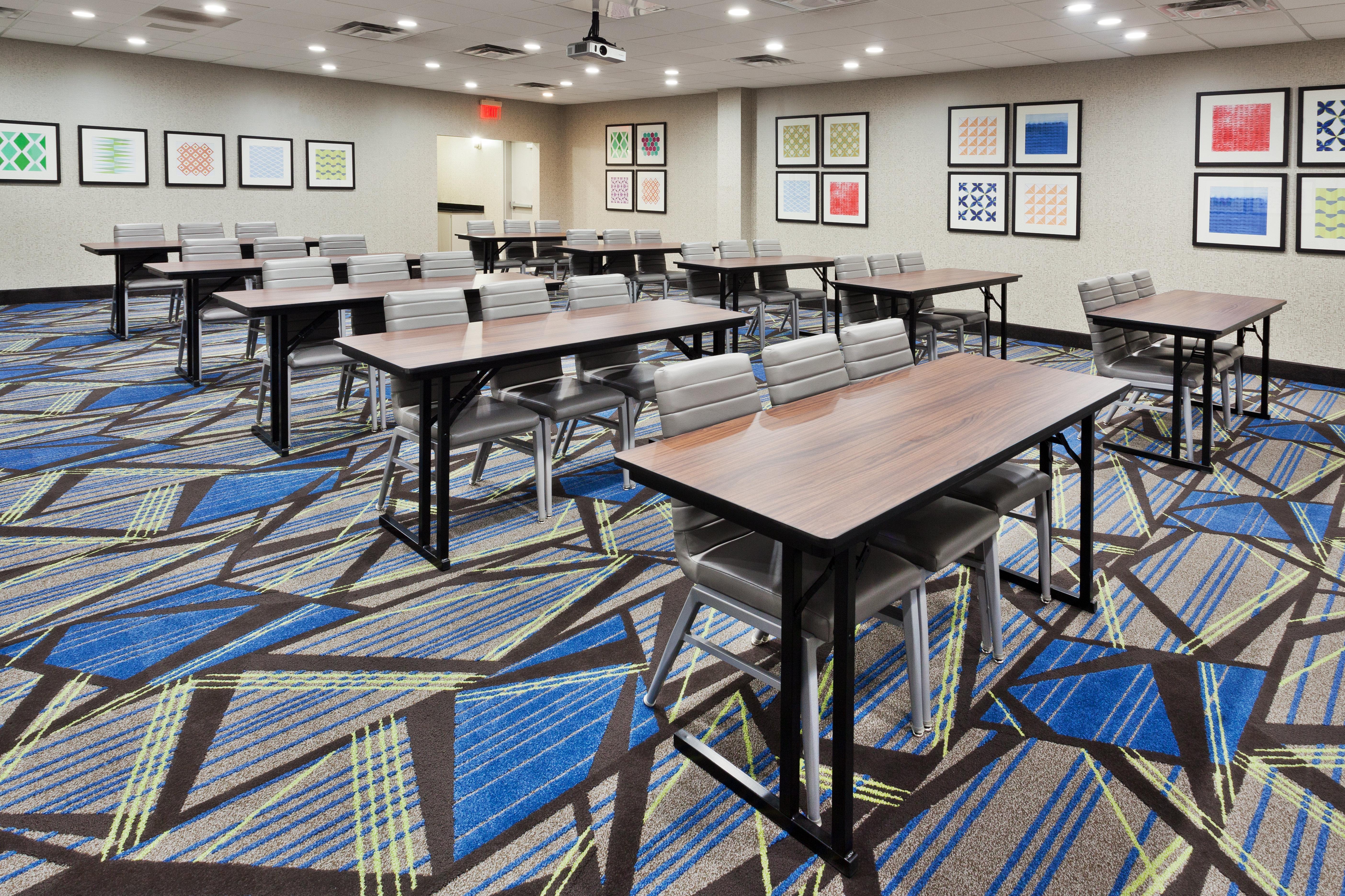 Holiday Inn Express Rome-East By Ihg Екстериор снимка