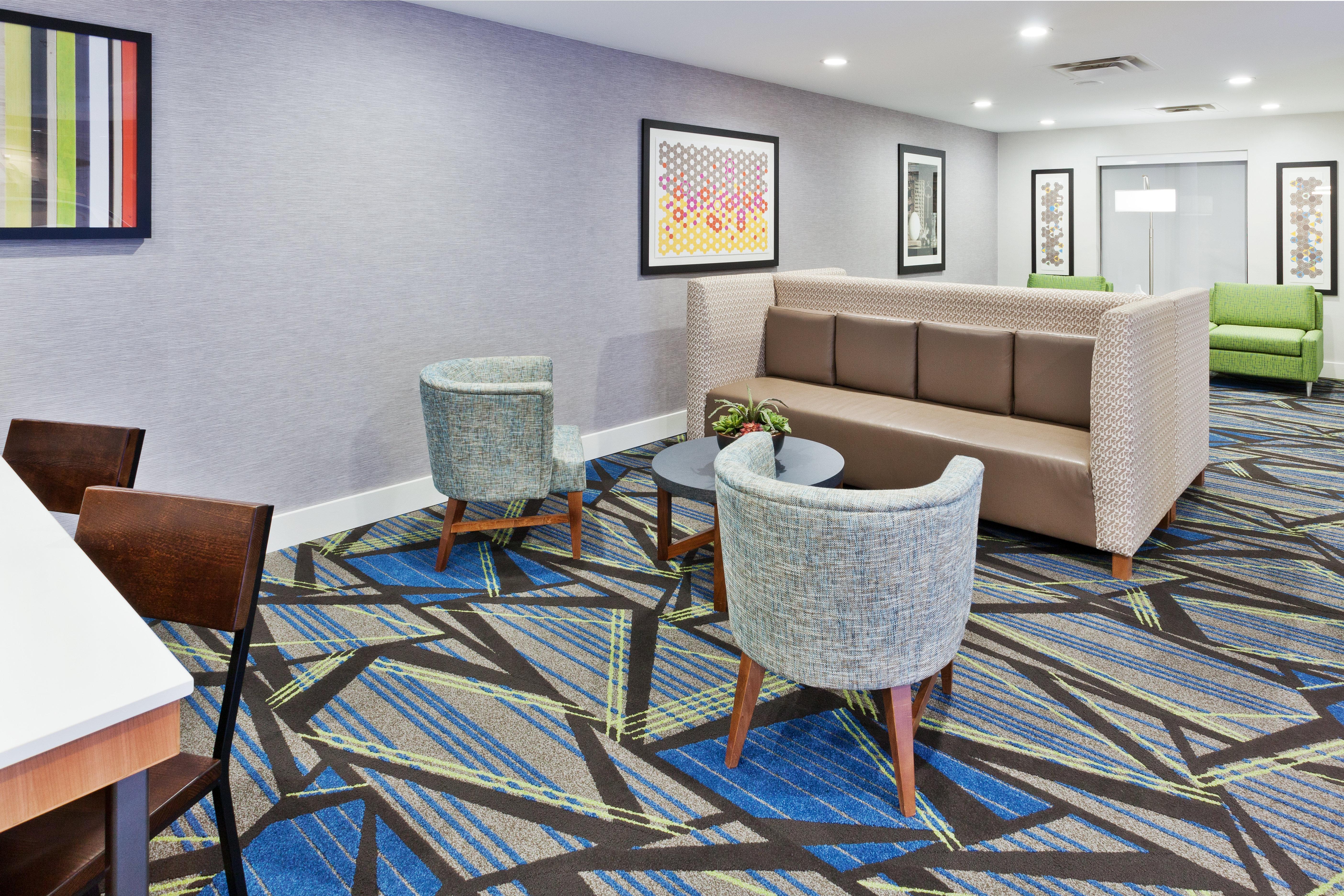Holiday Inn Express Rome-East By Ihg Екстериор снимка