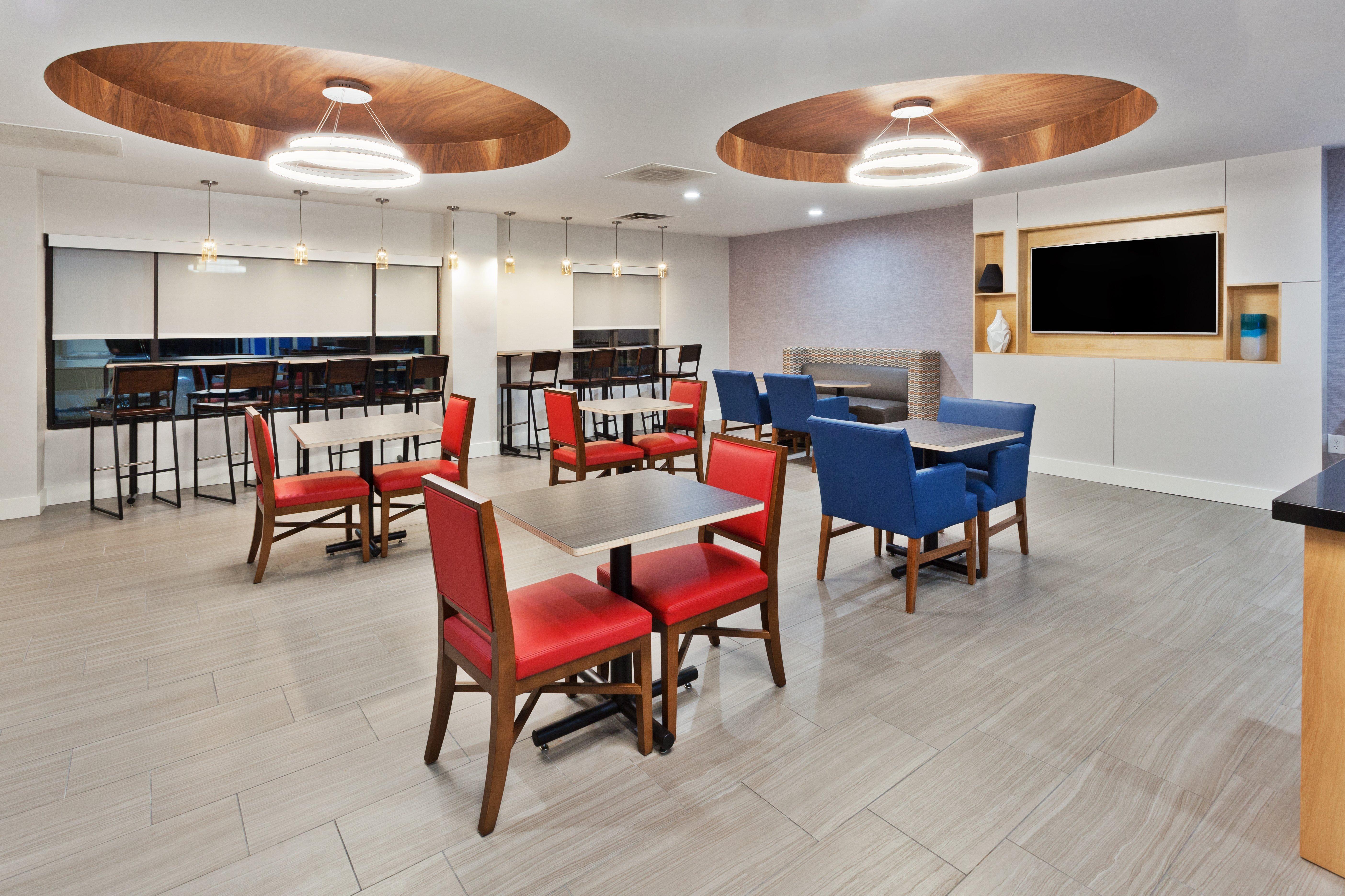 Holiday Inn Express Rome-East By Ihg Екстериор снимка
