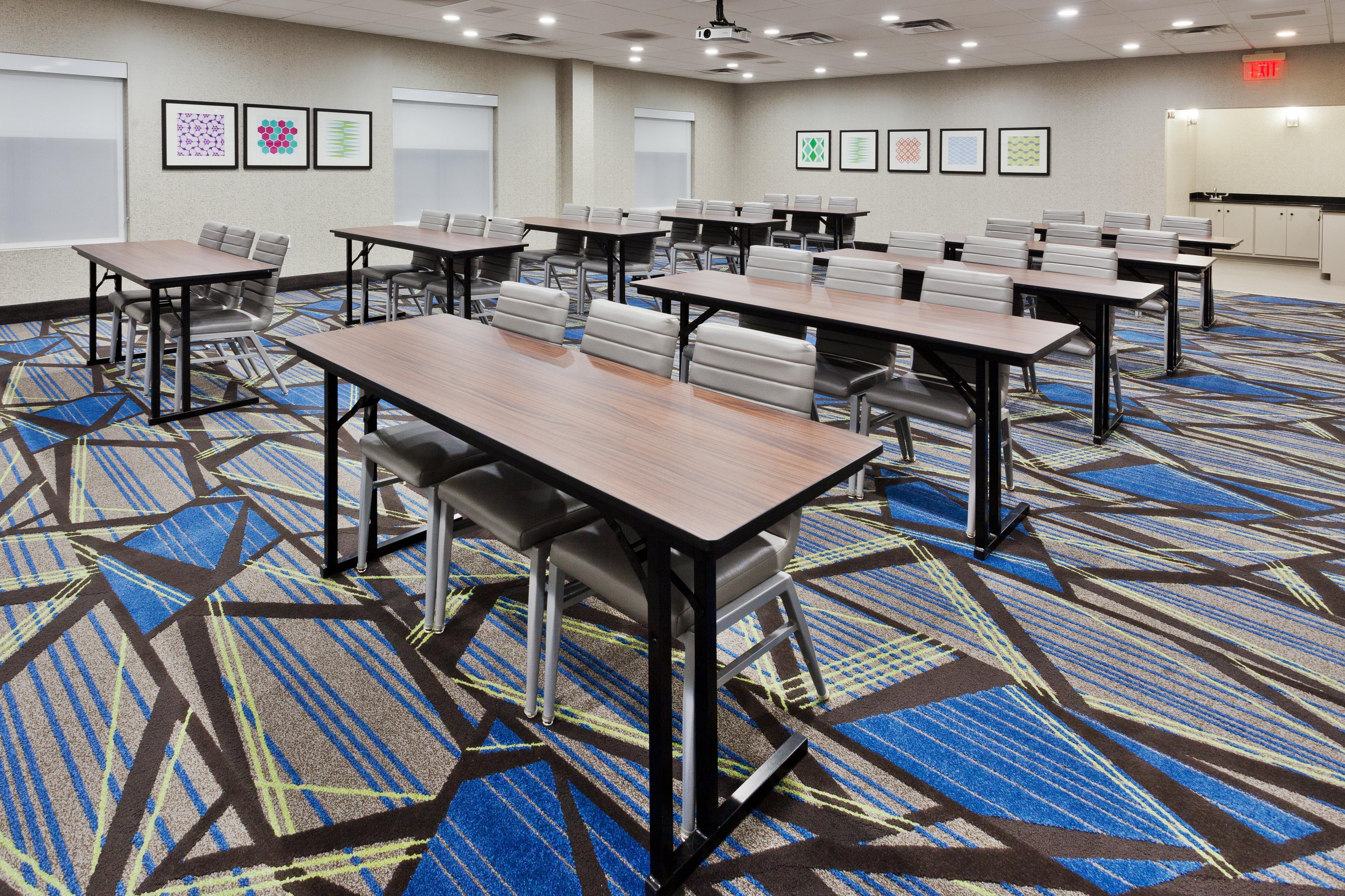 Holiday Inn Express Rome-East By Ihg Екстериор снимка