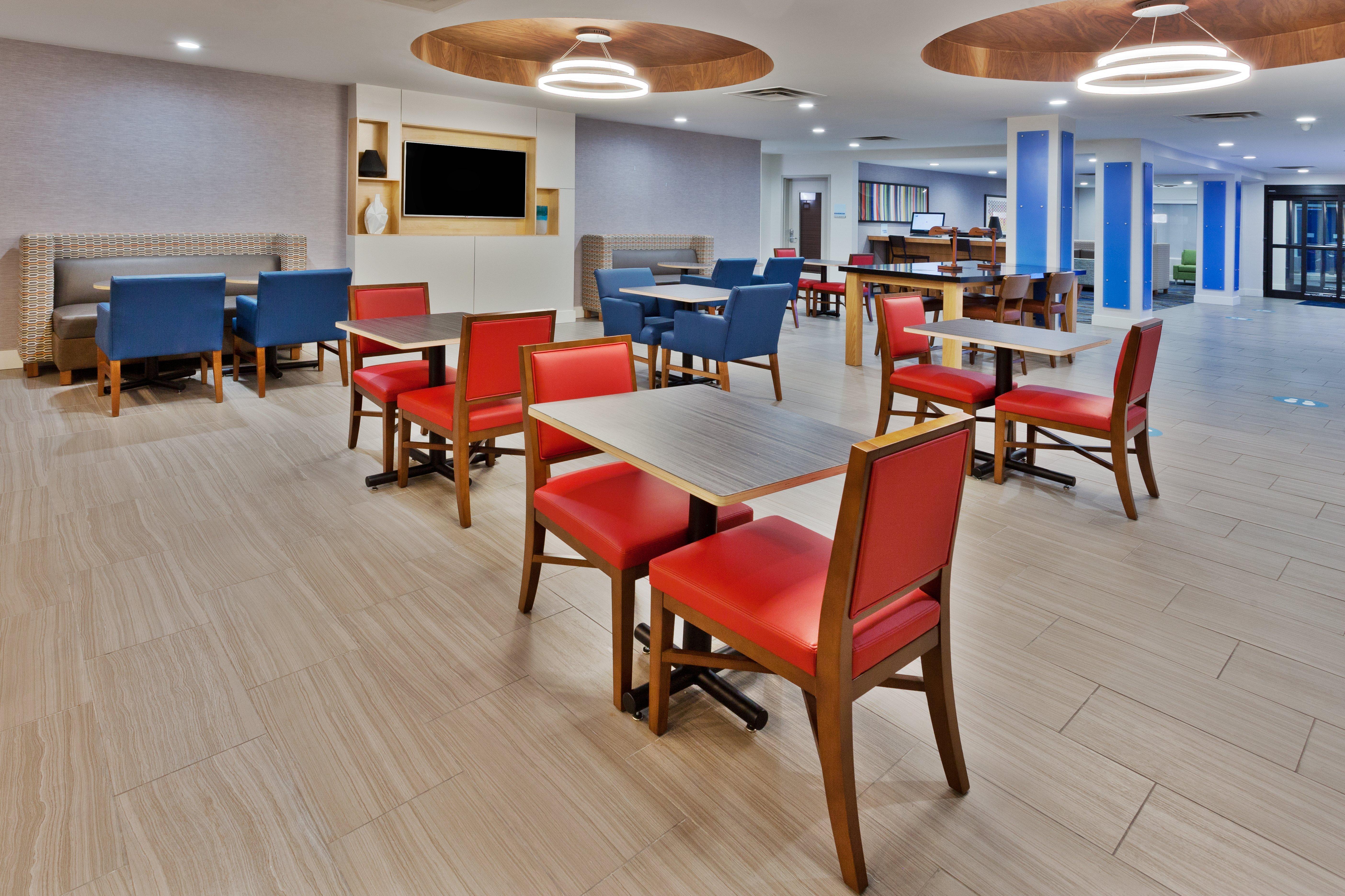 Holiday Inn Express Rome-East By Ihg Екстериор снимка