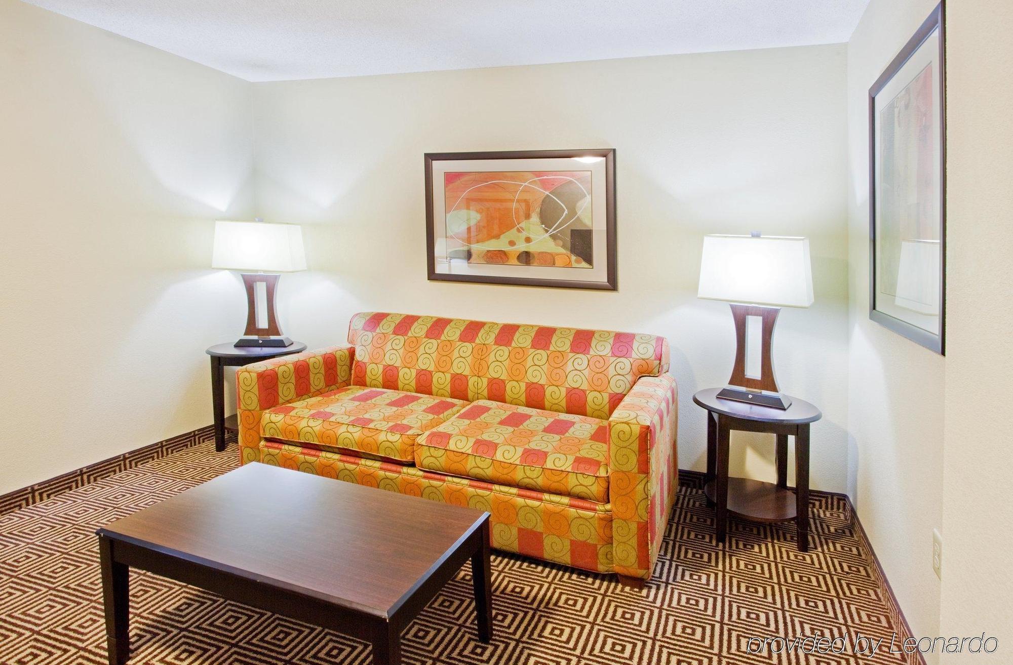 Holiday Inn Express Rome-East By Ihg Стая снимка
