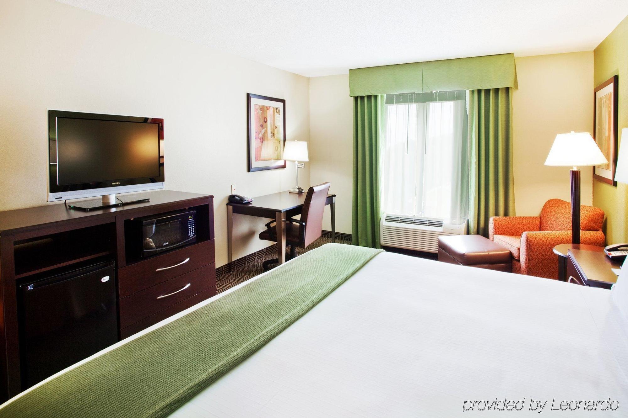 Holiday Inn Express Rome-East By Ihg Екстериор снимка